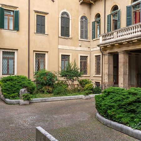 Antica Residenza Adua Apartment Верона Екстериор снимка
